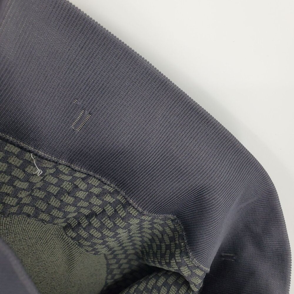 lululemon athletica Black and Gray Leggings - Picture 4 of 11